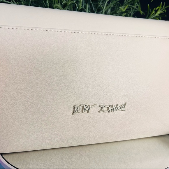 Betsey Johnson Cream Bow Studded Crossbody Bag Gold Chain NWT - Picture 6 of 6